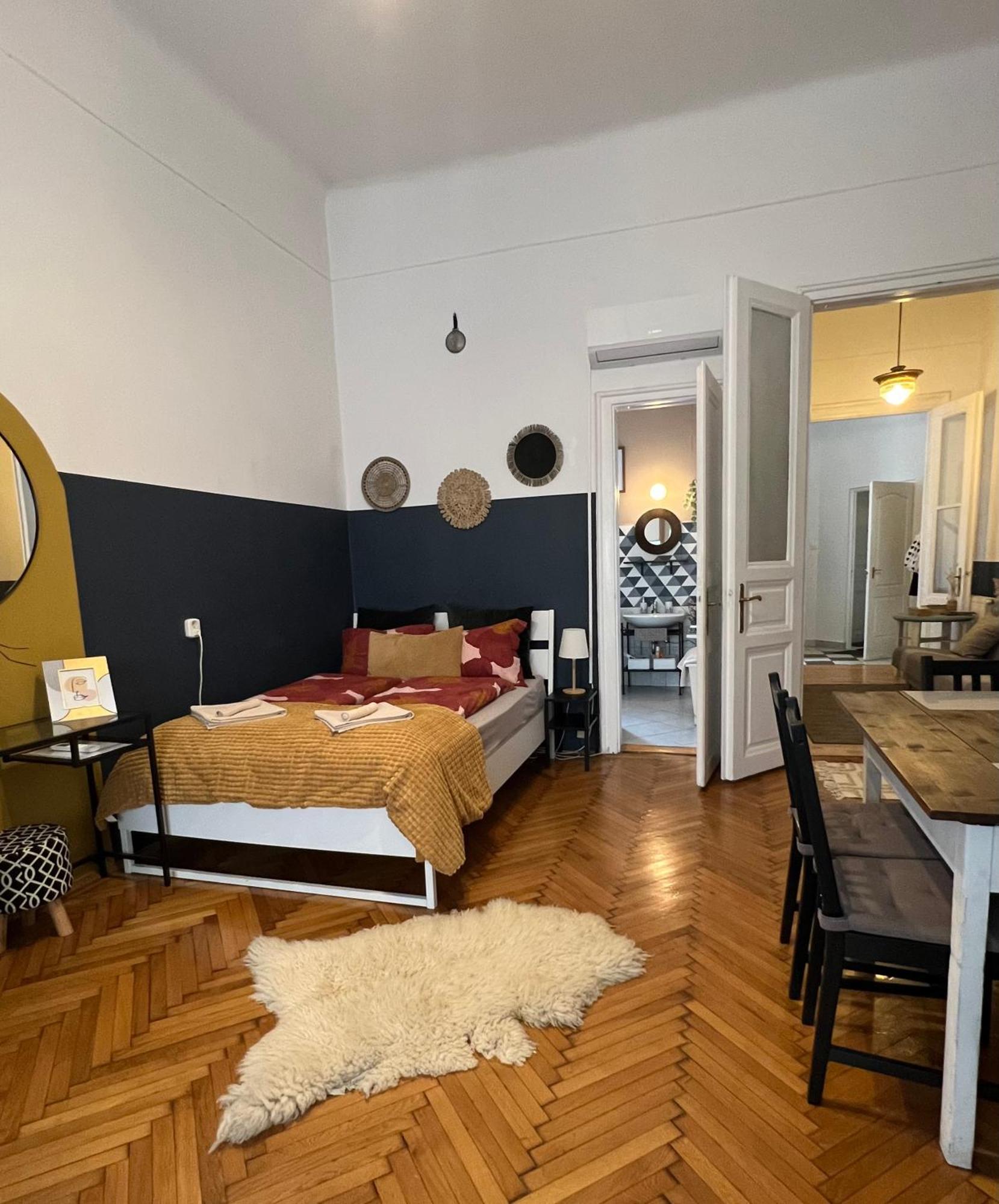 Rustic Apartment In Downtown Of Boedapest Buitenkant foto